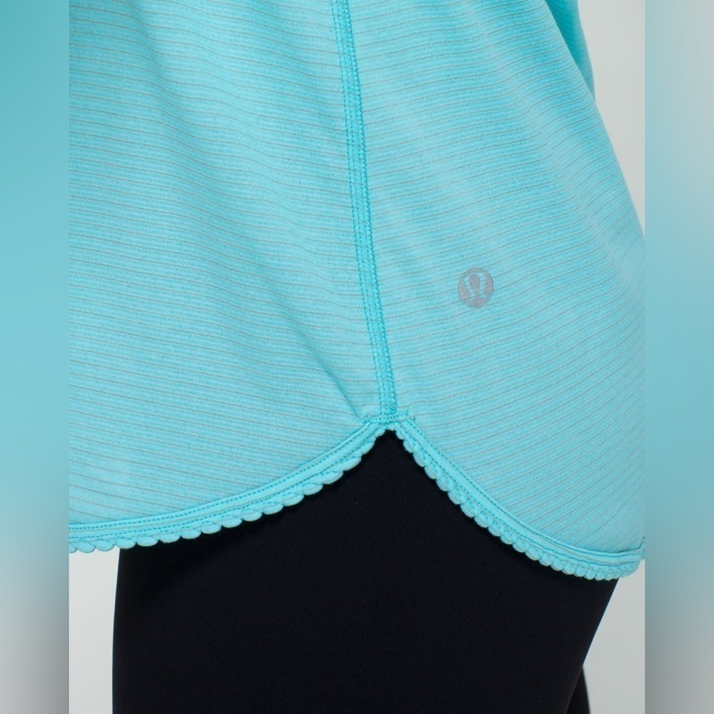 Lululemon 105 F Singlet - Scalloped Edges - Picture 4 of 8